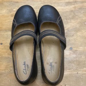Great condition Clark’s size 11w leather shoes.